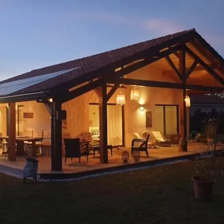 Charmante Maison En Bois Casa de Férias