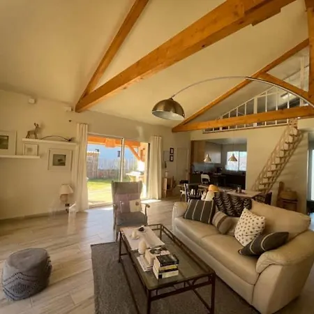 Casa de Férias Charmante Maison En Bois